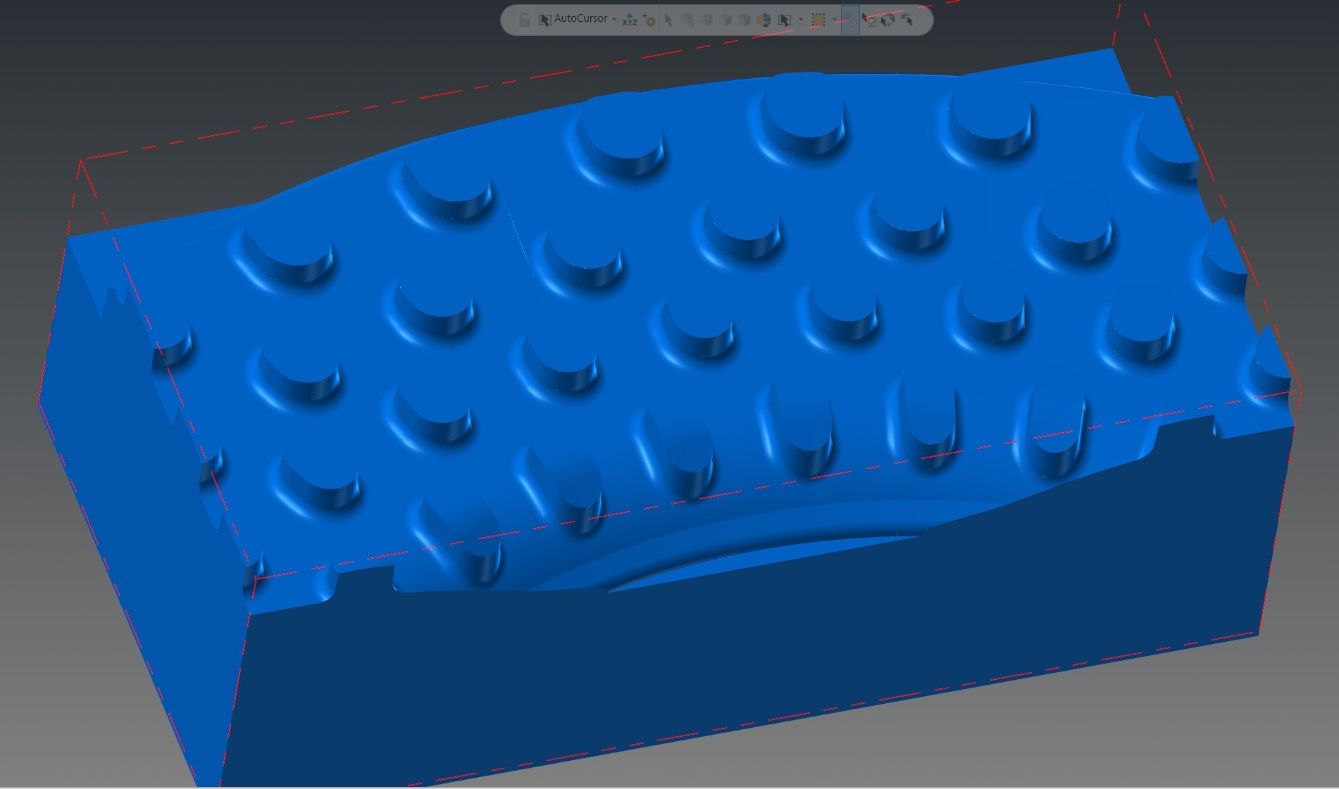 CAD-Modell eines Bauteils aus dem Werkzeugbau, ein Klotz mit vielen Noppen auf der Oberseite. Das Modell ist in Blau gehalten, vor einem weißen Hintergrund, und zeigt präzise Detailarbeit.